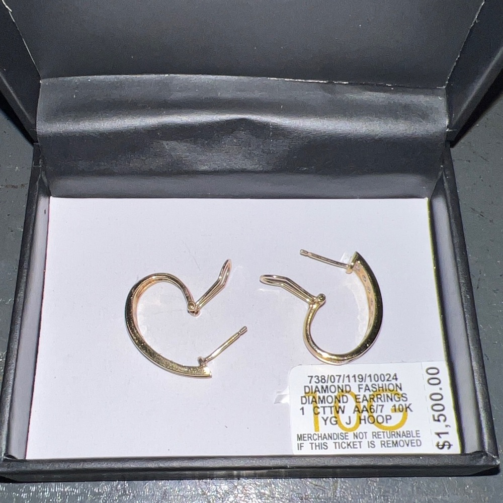 R.H Macy&Co fine jewelry diamond earrings - Picture 12 of 15